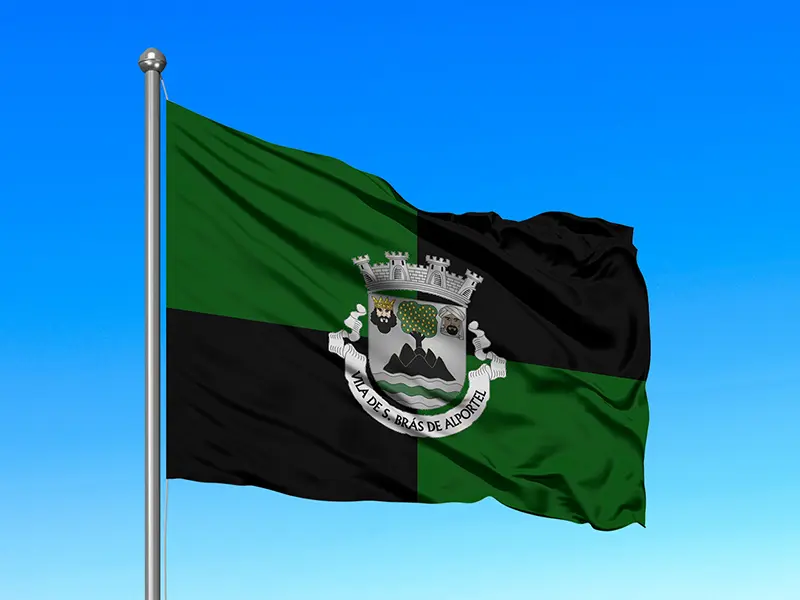 Bandeira do Município de São Brás de Alportel em mastro