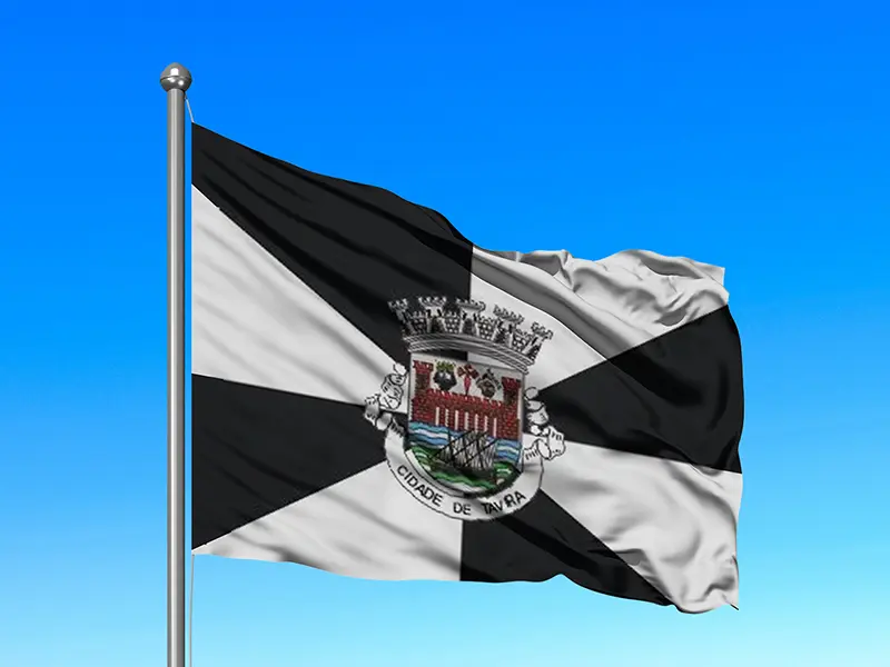 Bandeira do Município de Tavira em mastro