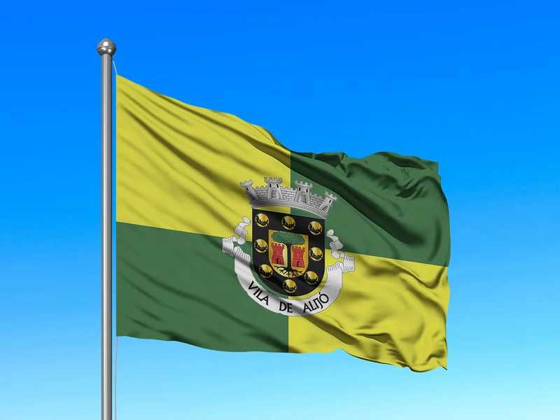 Bandeira do Município de Alijó em mastro