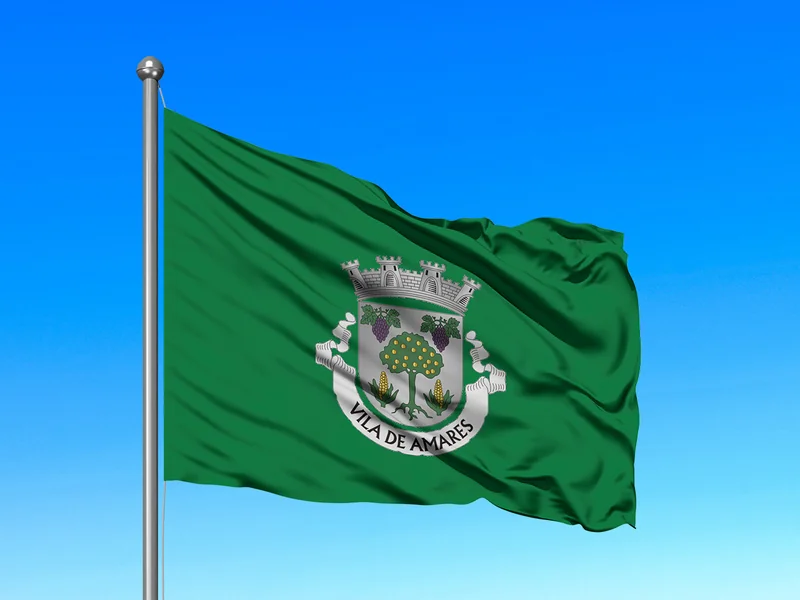 Bandeira do Município de Amares em mastro