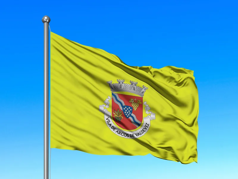 Bandeira do Município de Arcos de Valdevez em mastro
