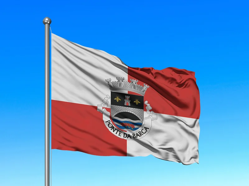 Bandeira do Município de Ponte da Barca em mastro