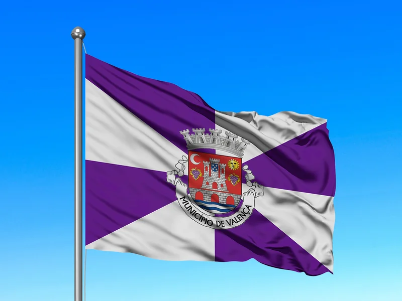 Bandeira do Município de Valença em mastro