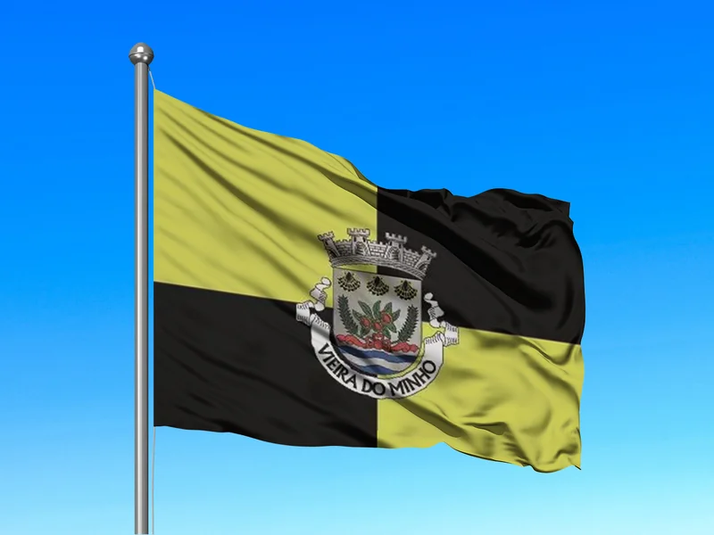 Bandeira do Município de Vieira do Minho em mastro